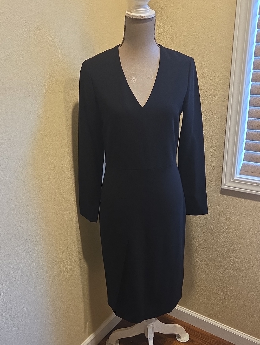 Theory Black V-Neck Long-Sleeve Sheath Dress